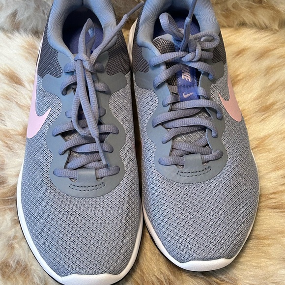 Nike Revolution Womens Running Shoes Sneakers Grey/Pink Size 6.5 - Picture 2 of 5